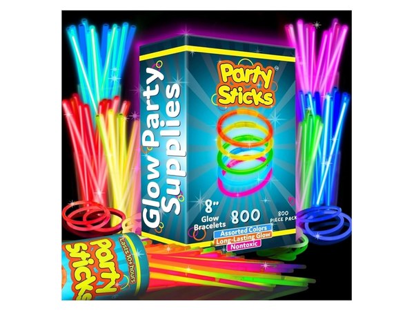 PartySticks 800 pack of glow sticks for kids party favors and backyard games